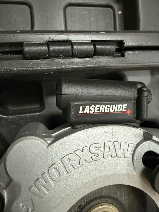 Fierastrau circular mini Worx WX426