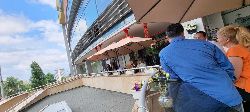 Зала за частни мероприятия Golden bee