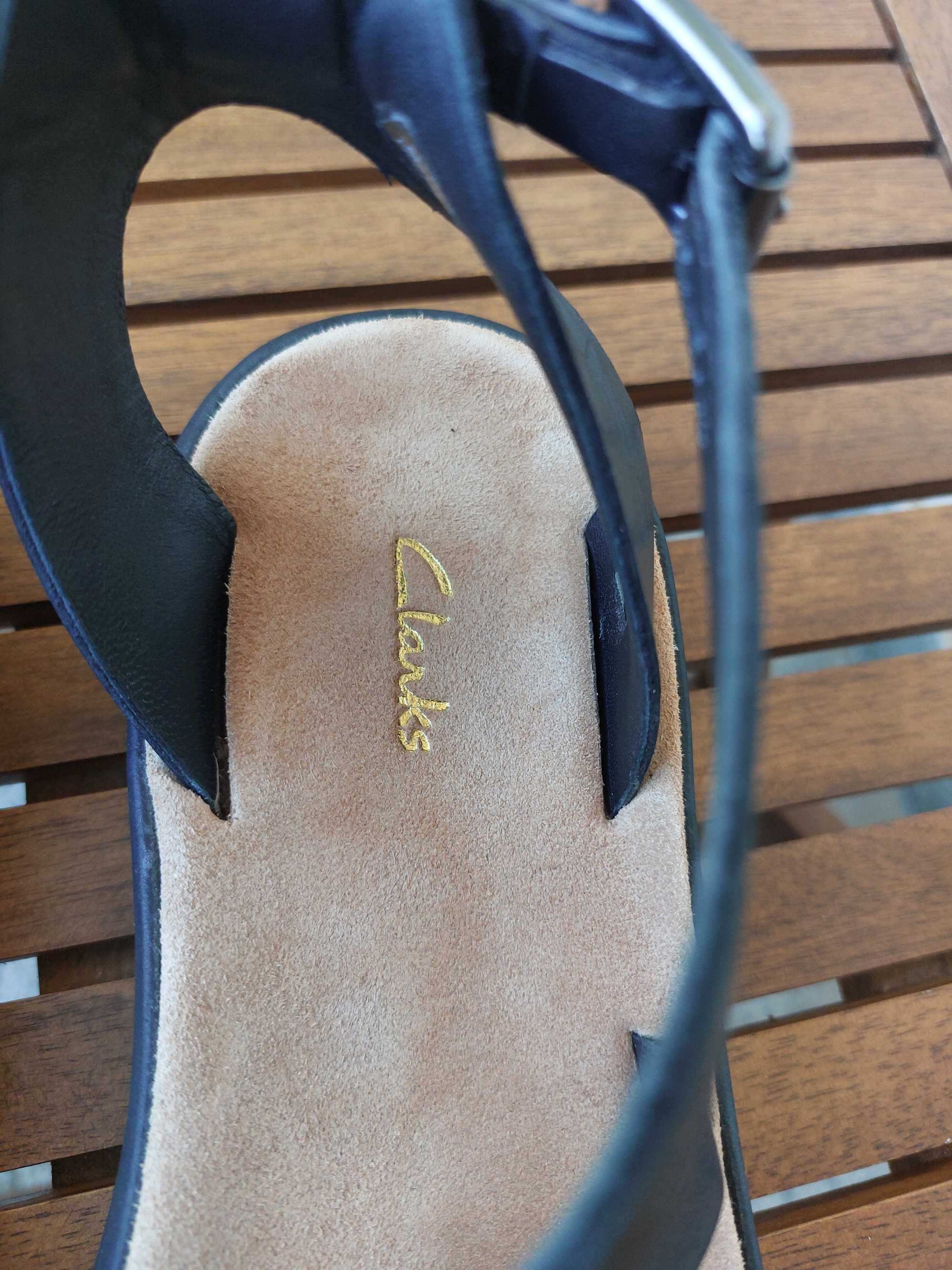 Сандали Clarks, свежи, стилни елегантни! Обувани един път за 30мин.