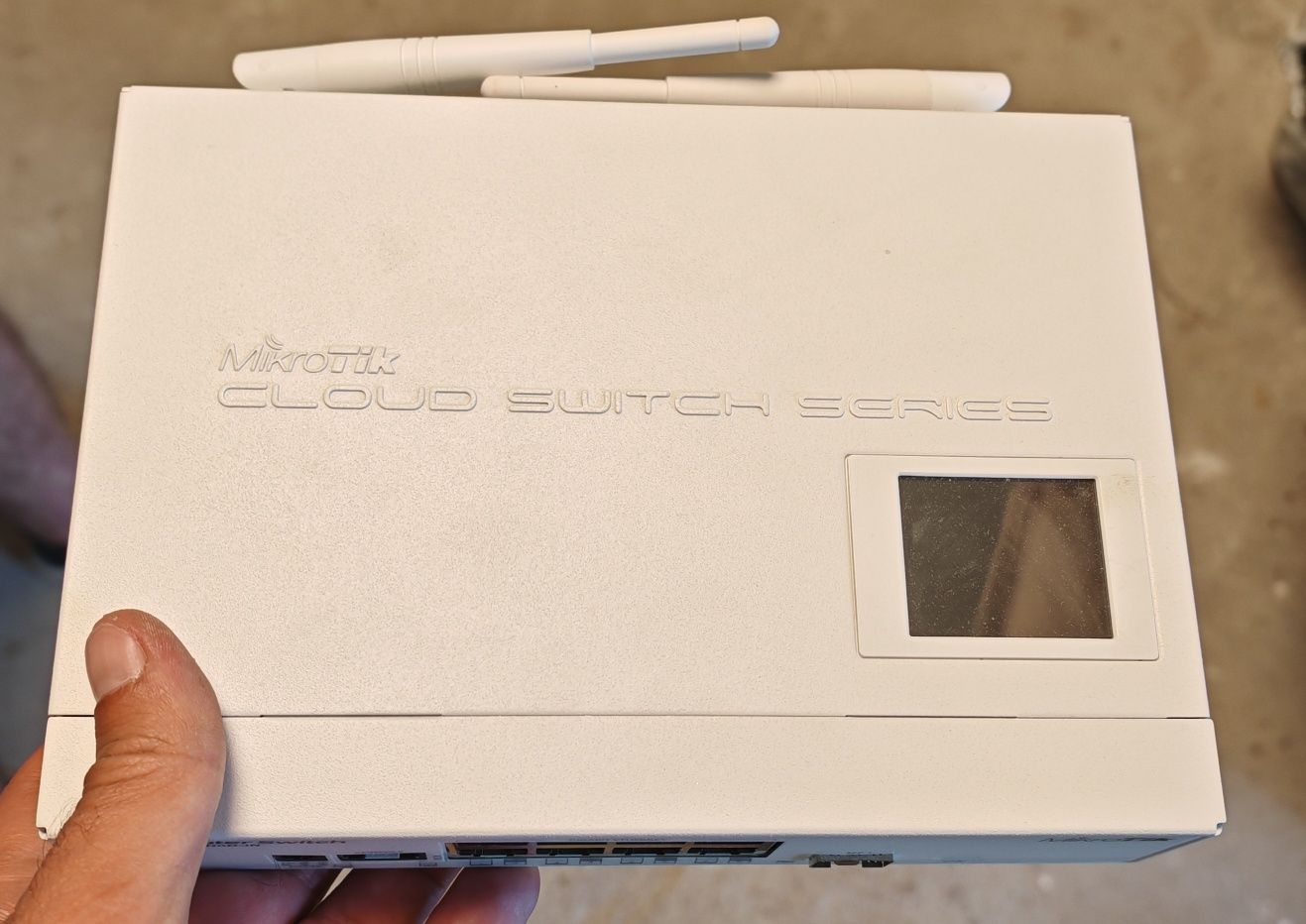 Switch router cloud Microtik CRS109-8G-1S-2HND-IN