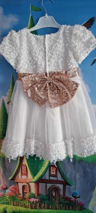 Невероятна детска рокля,без забележки