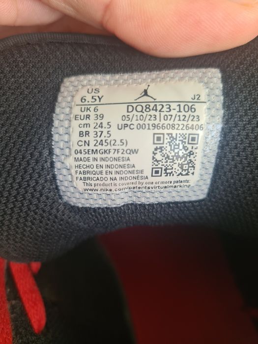 Adidasi Nike Jordan 39