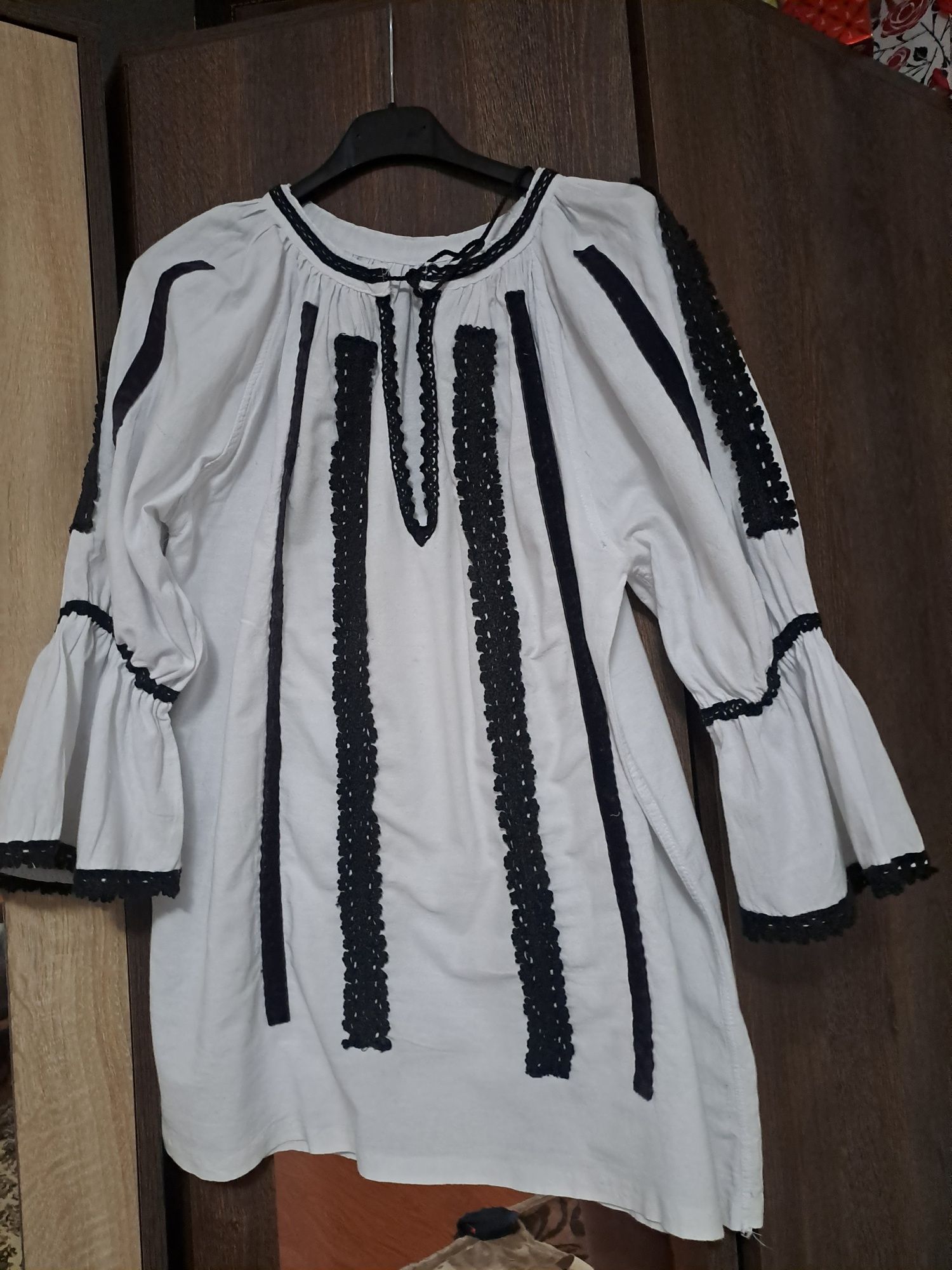 Costum popular tradițional
