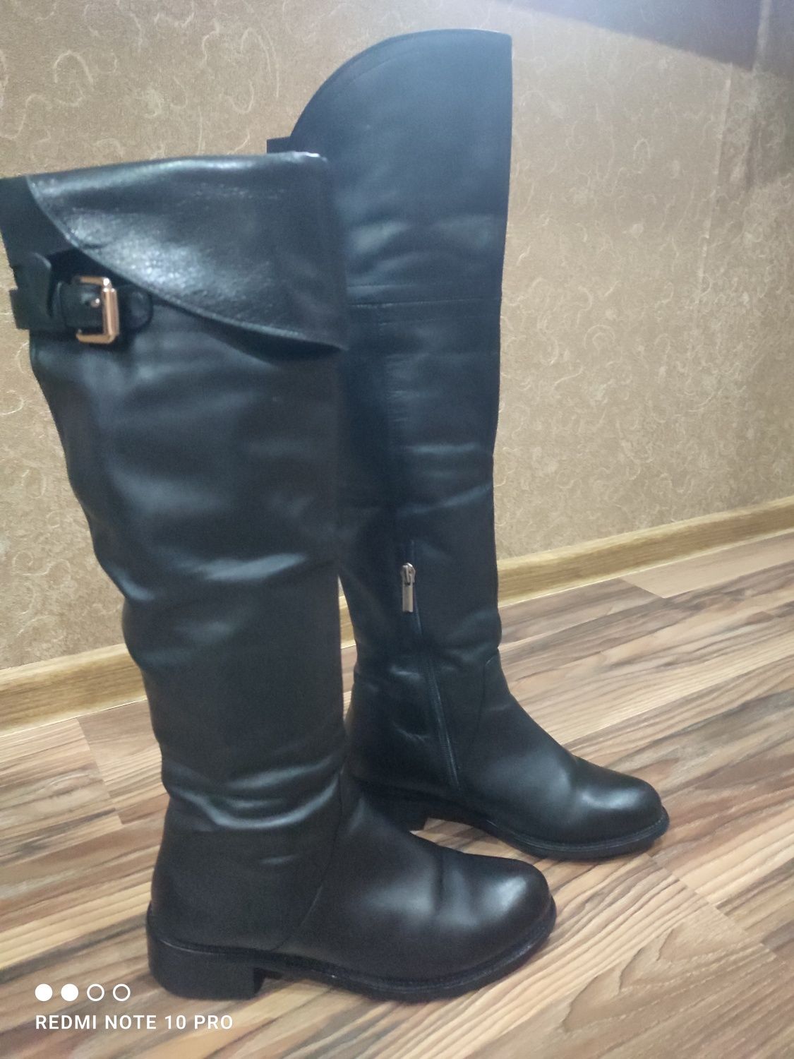 Продаются Сапоги Basconi