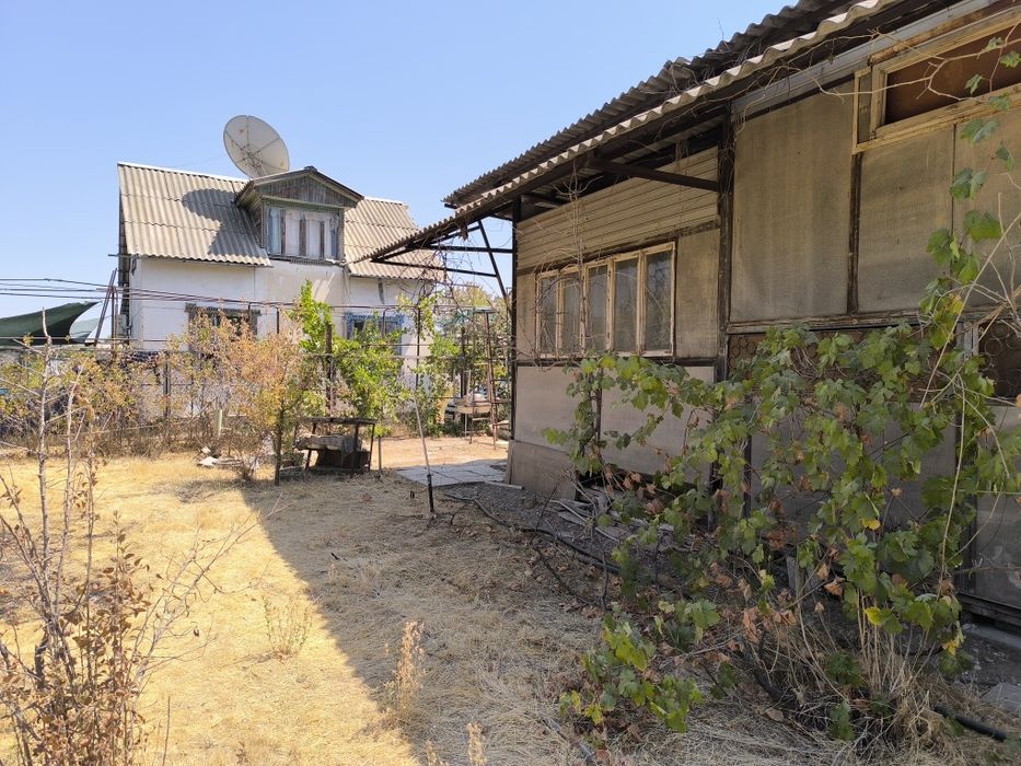 Продаётся дача 6 соток, в Янгиюльском районе. 17500у.е