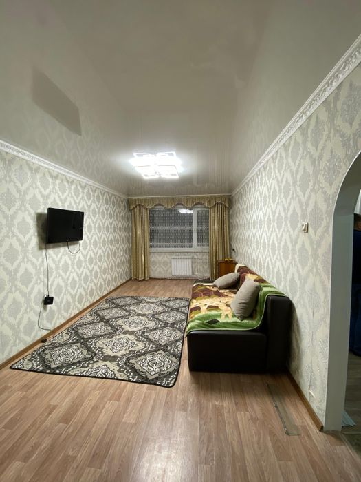 Сдам двухкомнатную квартиру на длительный срок.