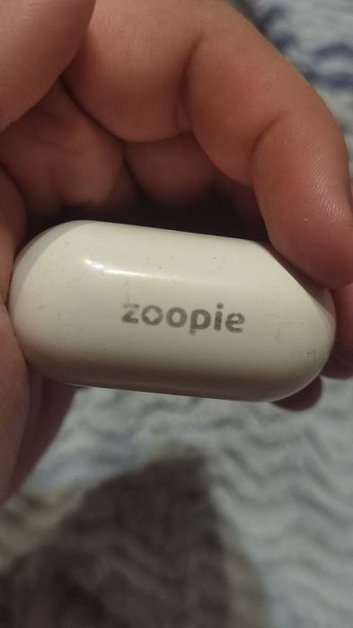 Vand căști zoopie depe eMag doar 1 data folosite