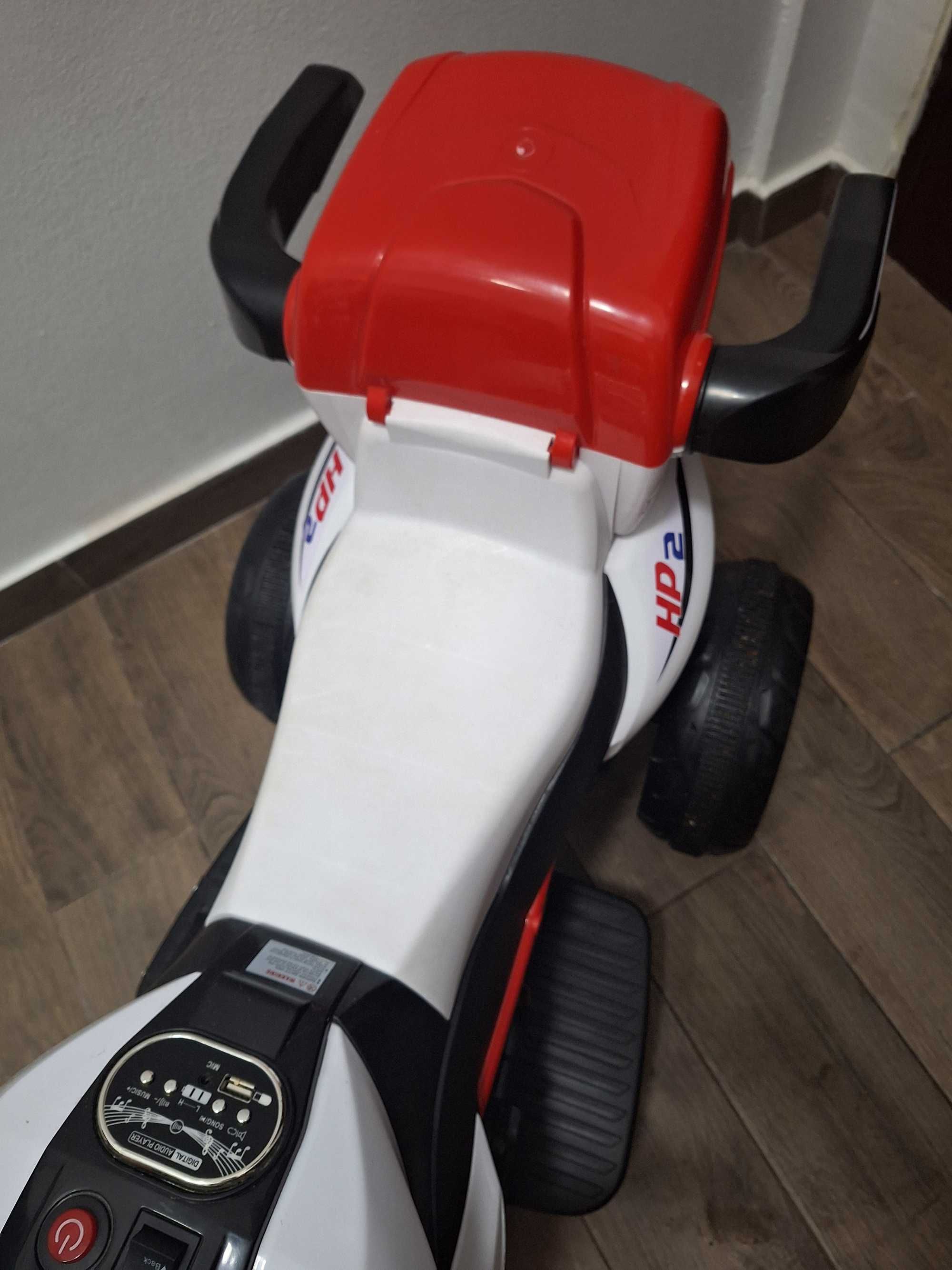 Motocicleta electrică impecabila cumpărată acum 4 luni
