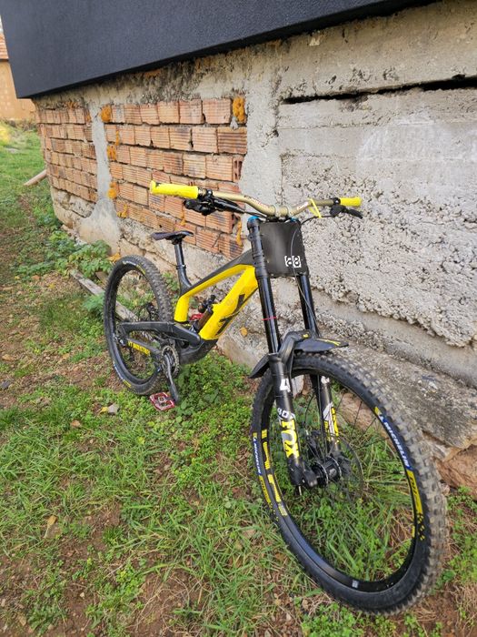 Продавам YT Tues AL 2019