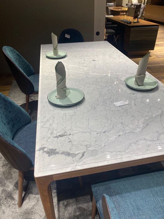 Гибкая скатерть для защиты стола