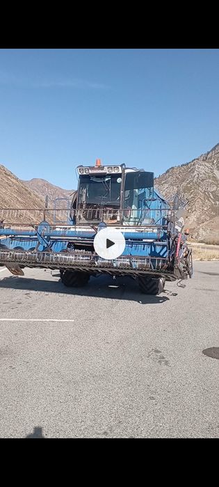 Продам Енисей 950 с копнителем. В комплекте запчастями.