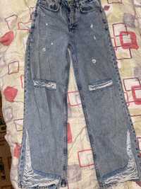 рваные джинсы в Хс-С размере,почти новые,производсто Турция