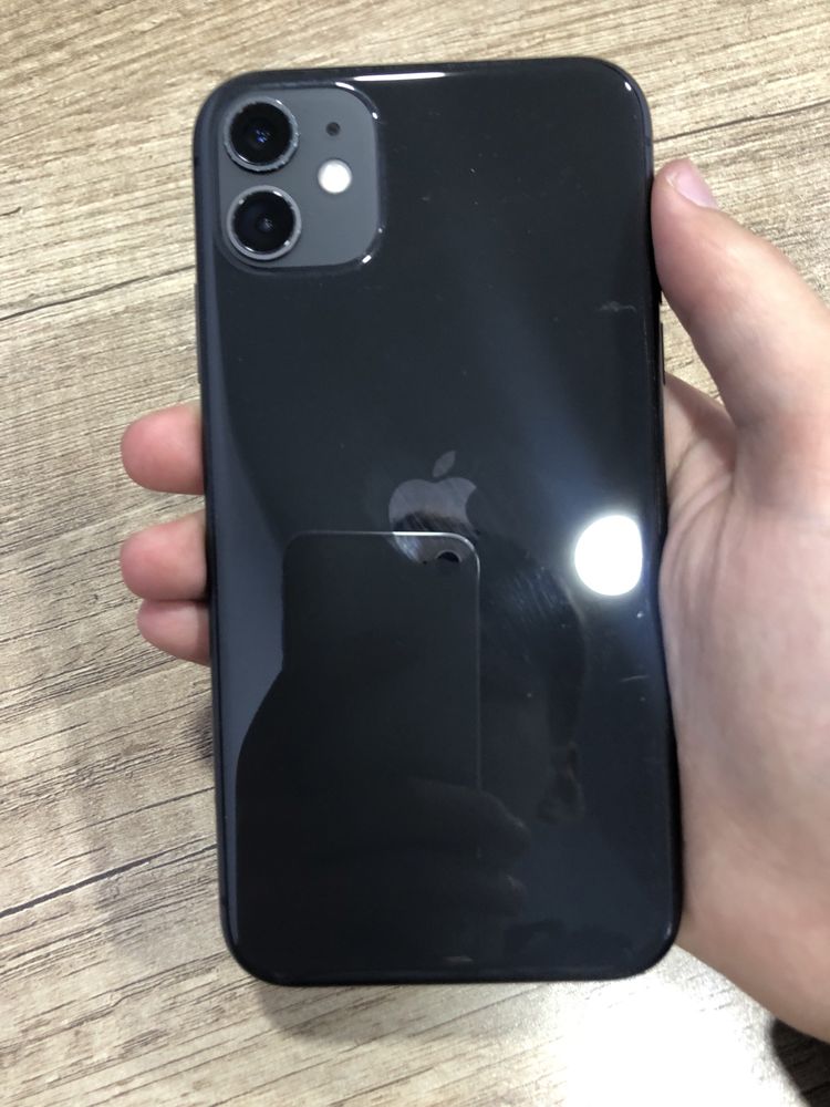 iPhone 11 64 GB KH/A