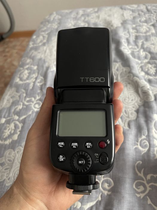 Продам Фотовспышку б/у рабочие