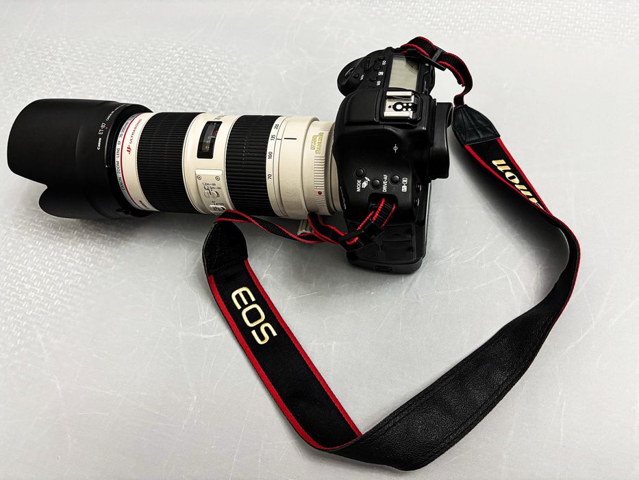 Pachet CANON EOS 1DX MARK II + obiectiv Canon 70 EF 70-200 MM+ baterie