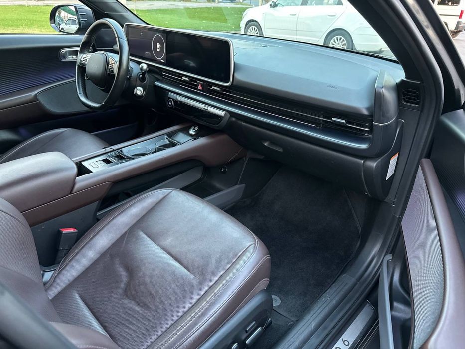 Hyunday ioneq 6 srochna sotiladi