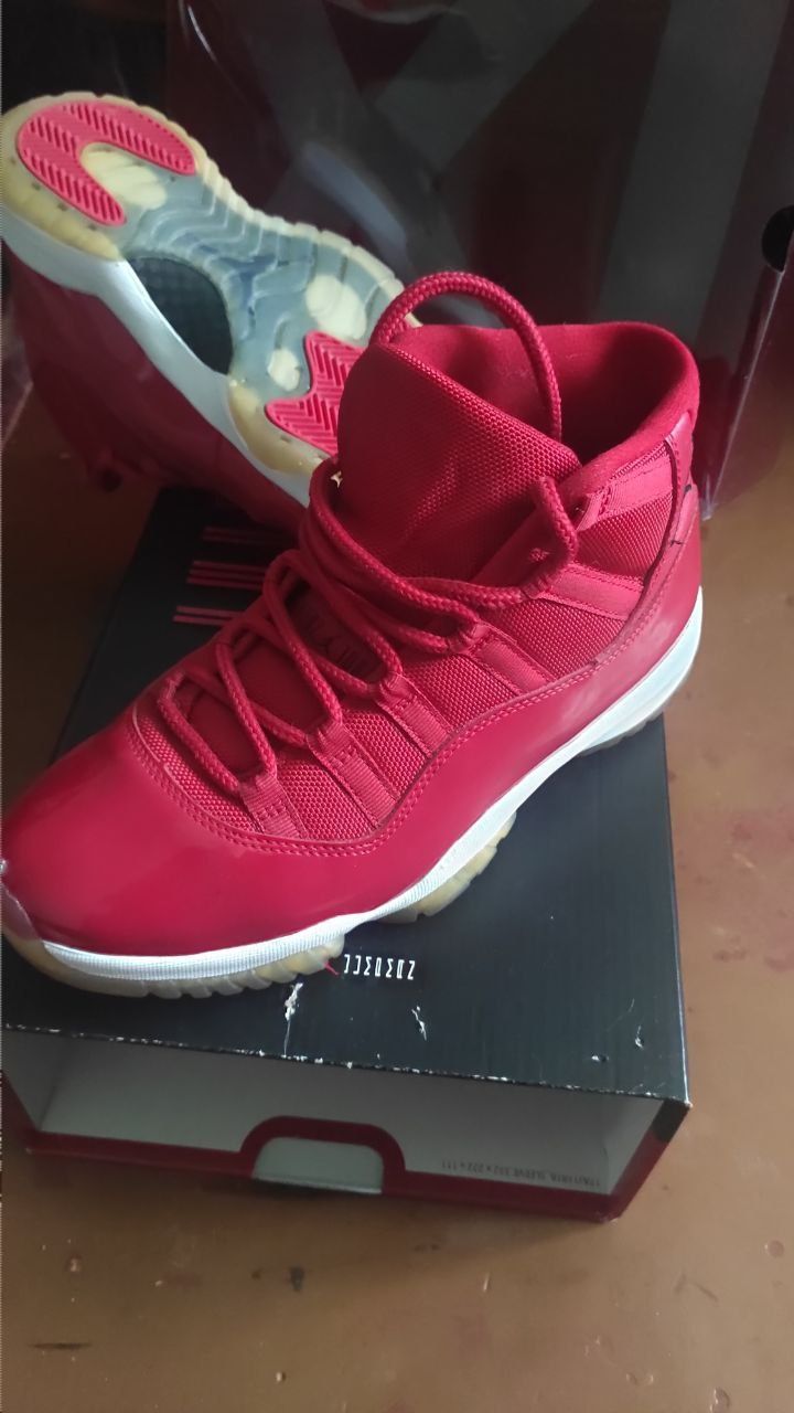 Продам кроссовки AIR Jordan 11 RETRO