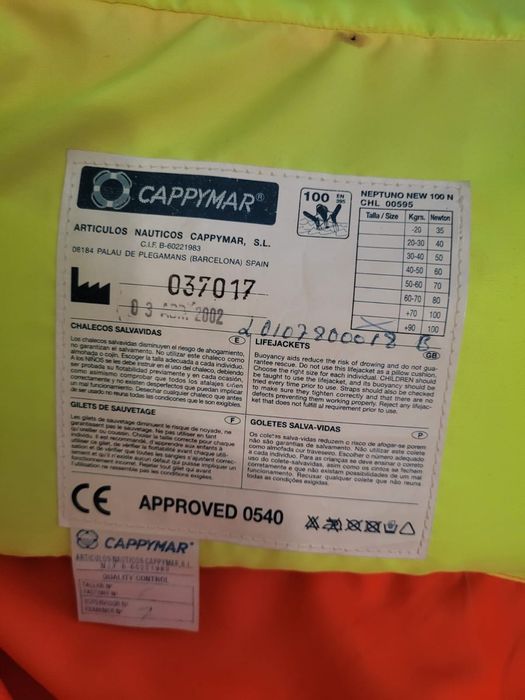 2 спасителни жилетки за възрастни за лодки