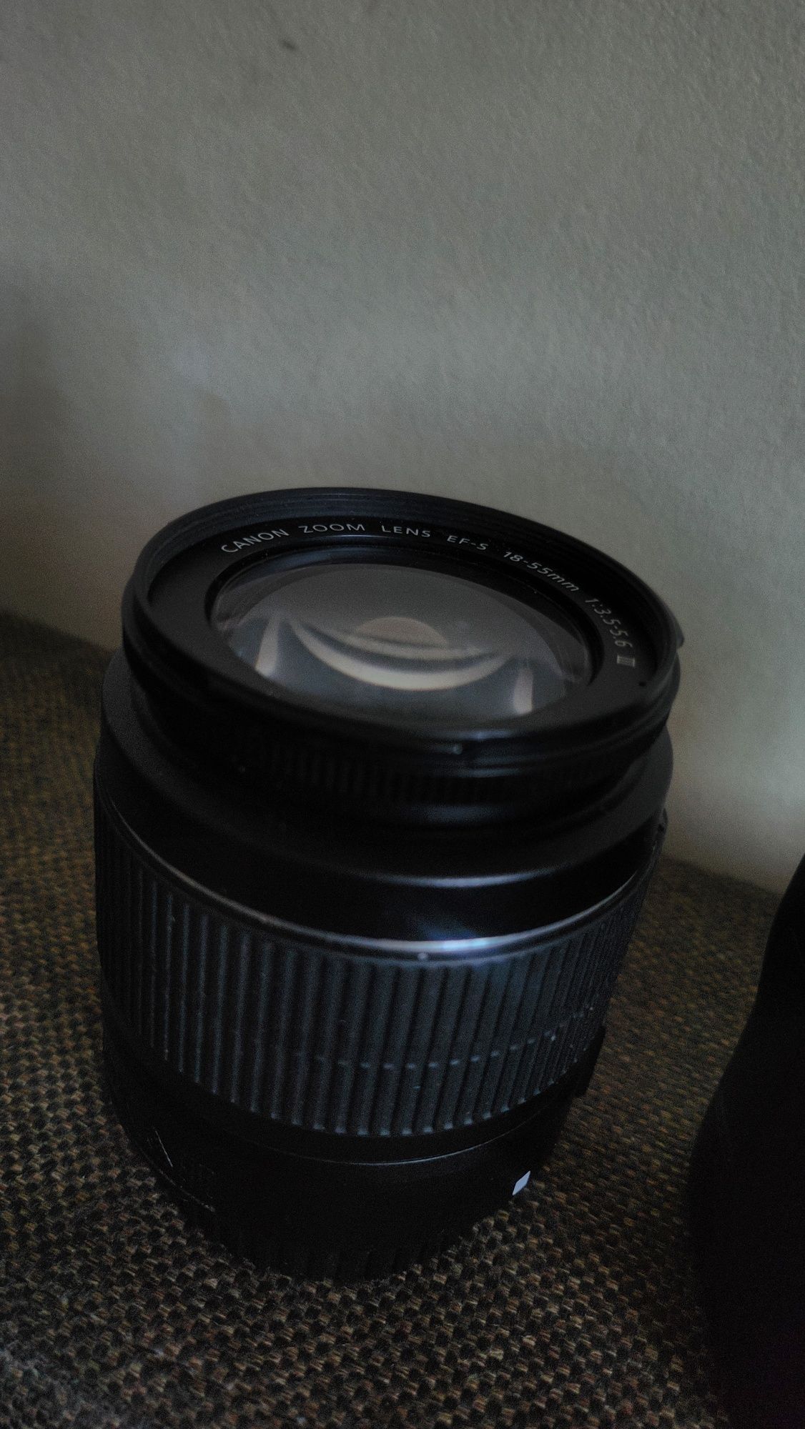 DSLR Canon 250D + obiectiv portret 1.8 50mm
