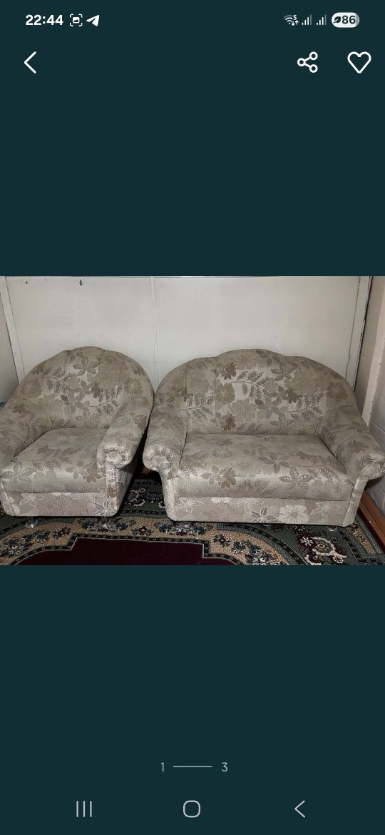 Продаю Диван 4ка в среднем состояний