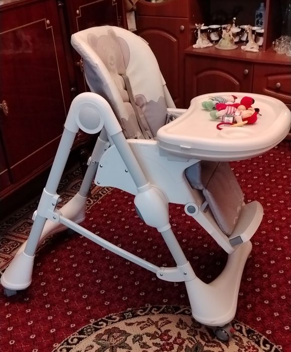 Недорого, универсальный, детский стульчик.