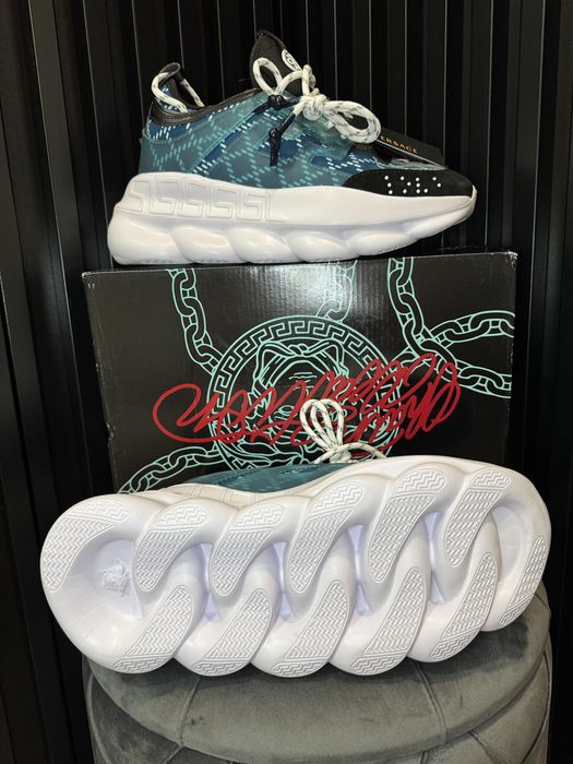 37-43 Versace Chain Reaction White Blue