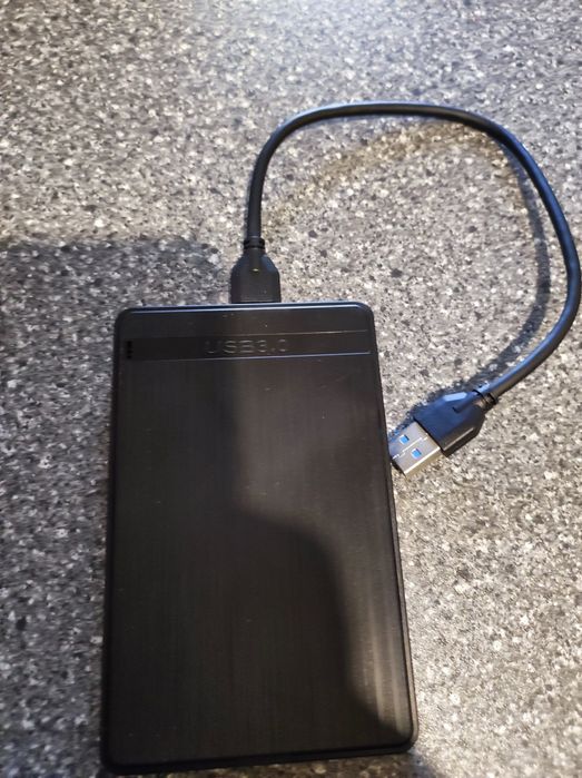 Внешний жёсткий диск на 1 Тб -USB 3.0 в отличном состоянии