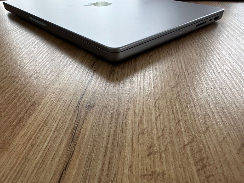 MacBook Pro 14" M1 PRO 8-CPU, 14-GPU, 32RAM, 512SSD