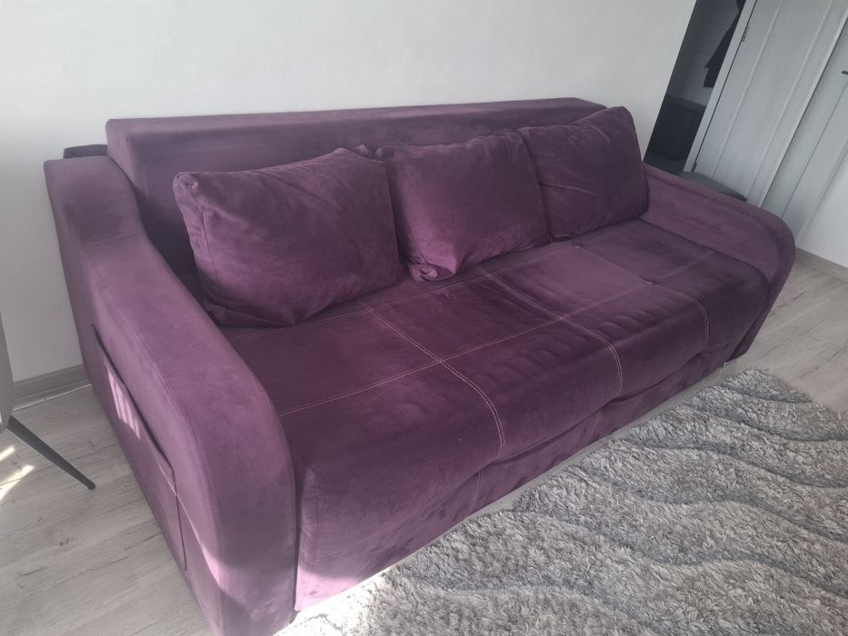 Canapea extensibila  cu 3 perne și lada depozitare