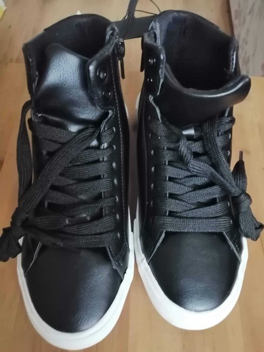 Нови кожени кецове H&M