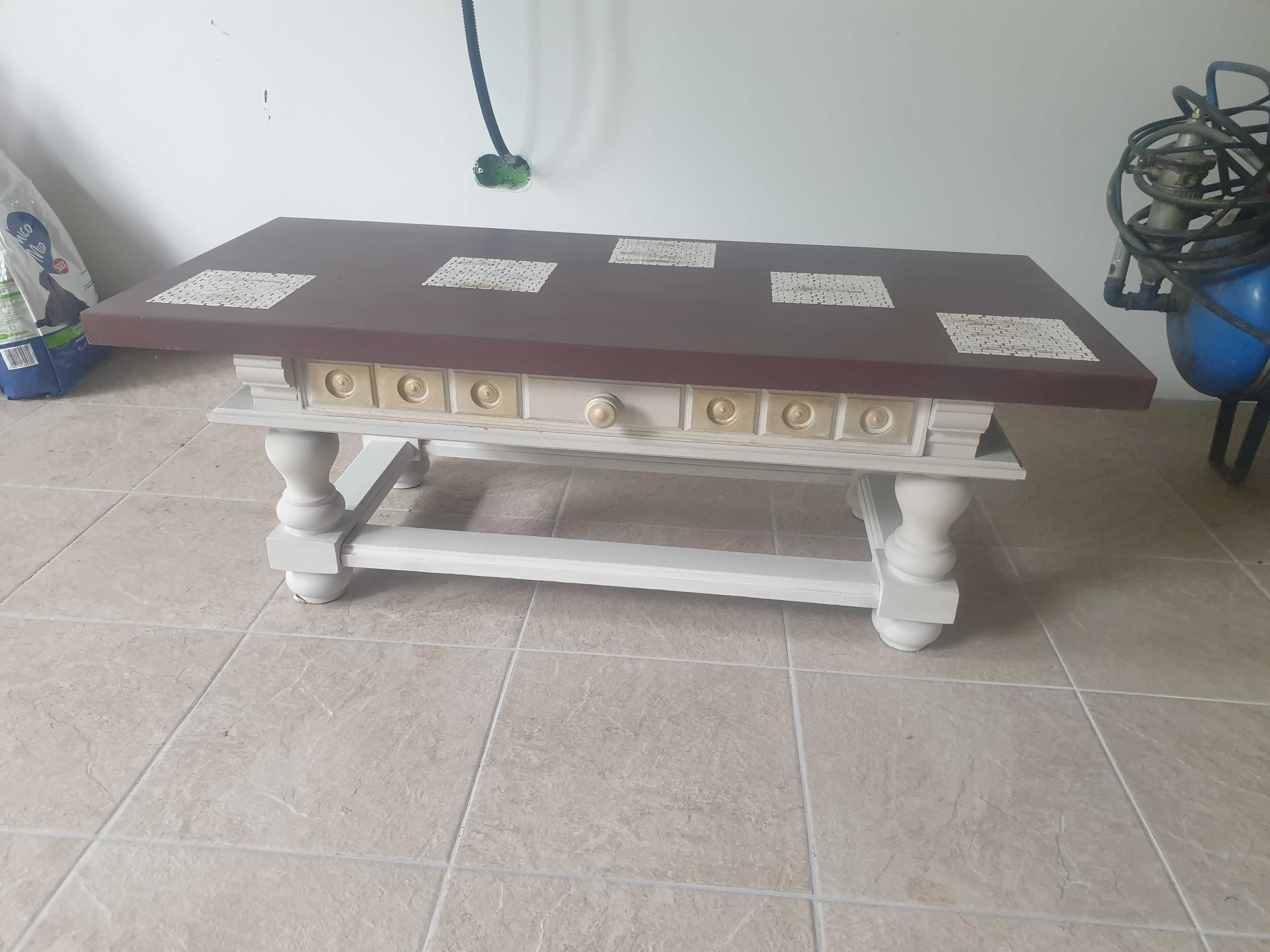 Mobilier lemn masiv