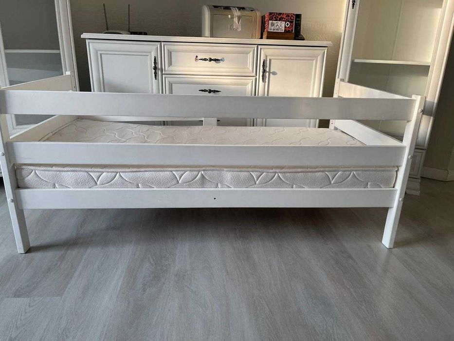 Детская кровать деревянная