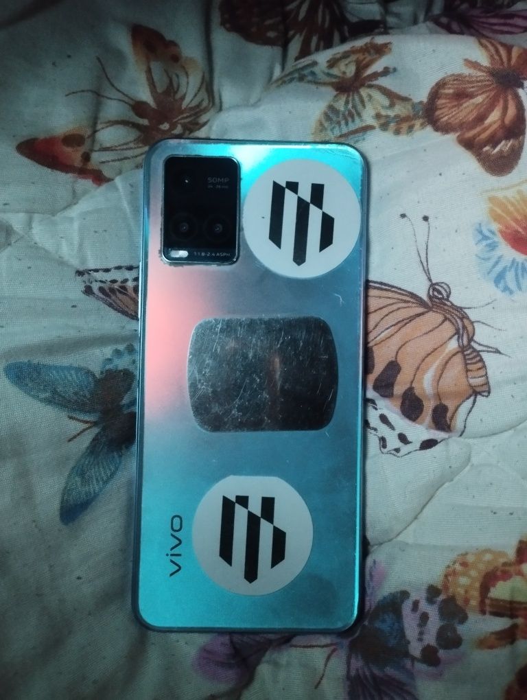 Продаётся телефон vivo Y33s