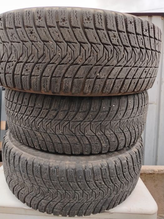 Продам три зимних шины на дисках