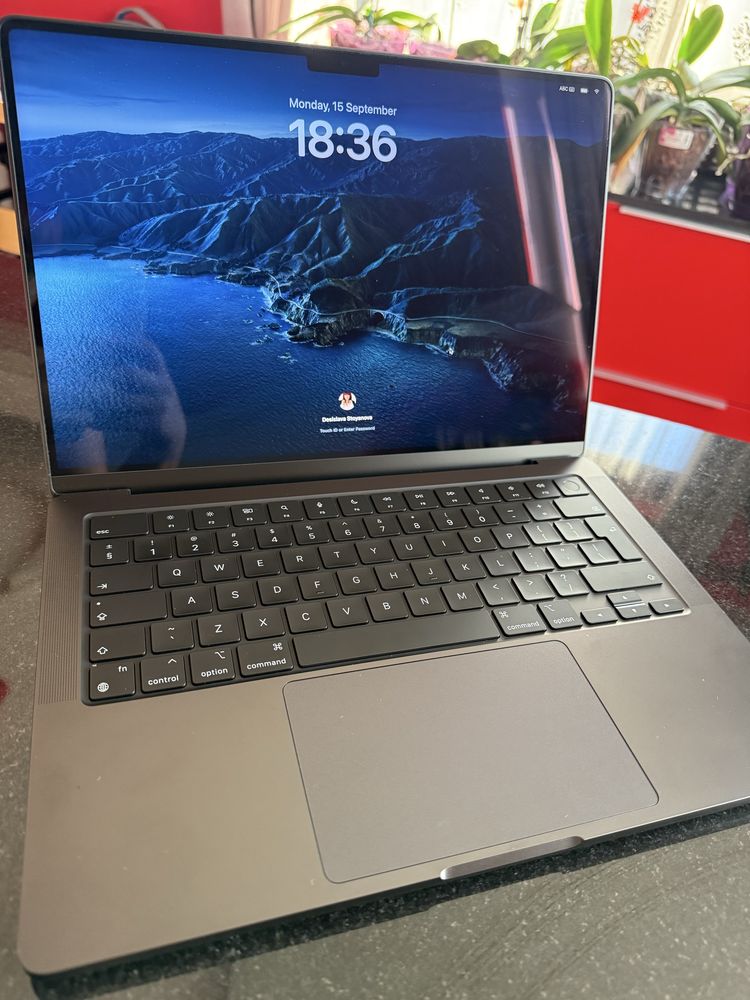 MacBook Pro M3, 14”, 18GB memory