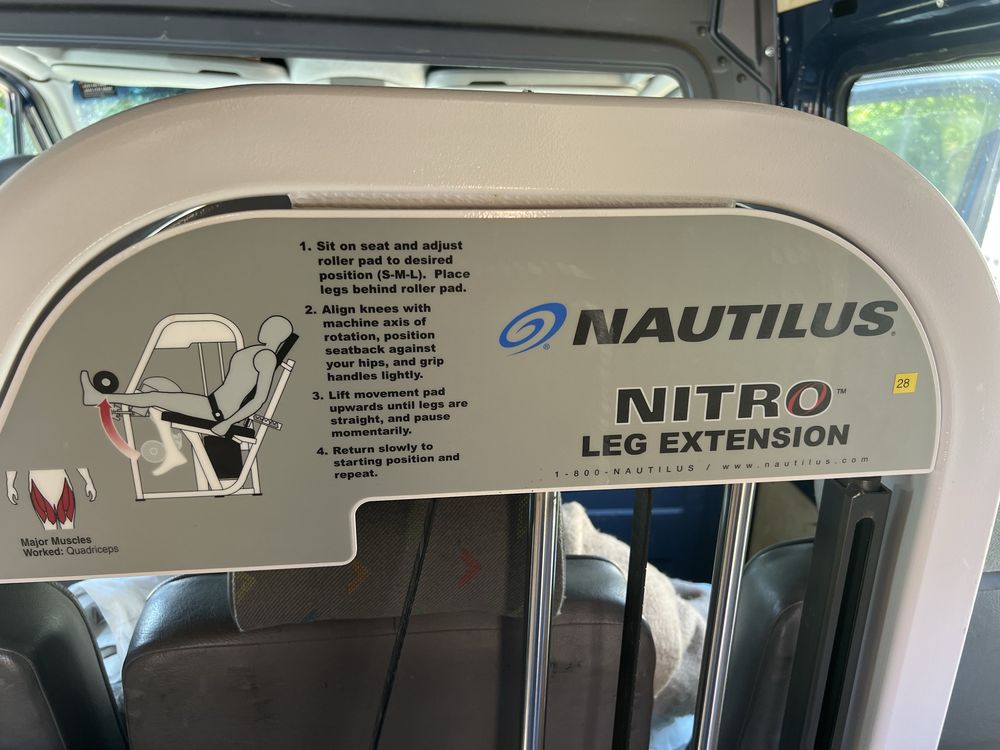 Професионален фитнес уред  Nautilus Nitro Leg Extension