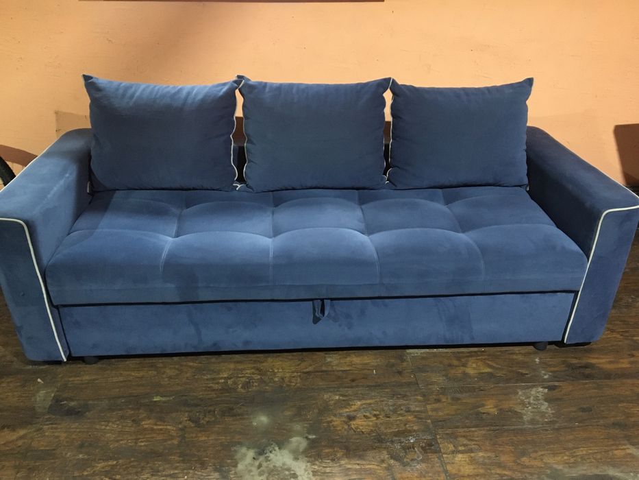 продам диван ,синего цвета , в отличном состоянии