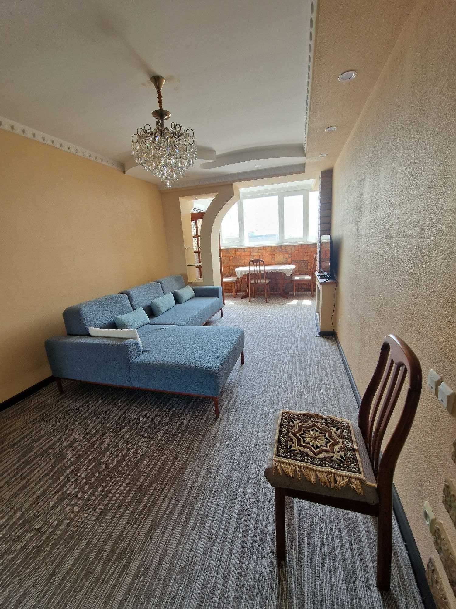 3-х комнатная квартира  м. Космонавтов (Цум, ЖЕмчуг) ID: 2806