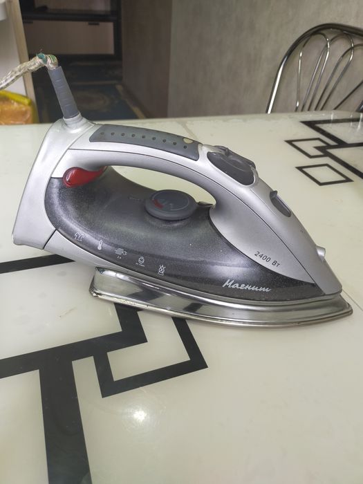 Утюг ''Магнит'' б/у в хорошем состоянии,