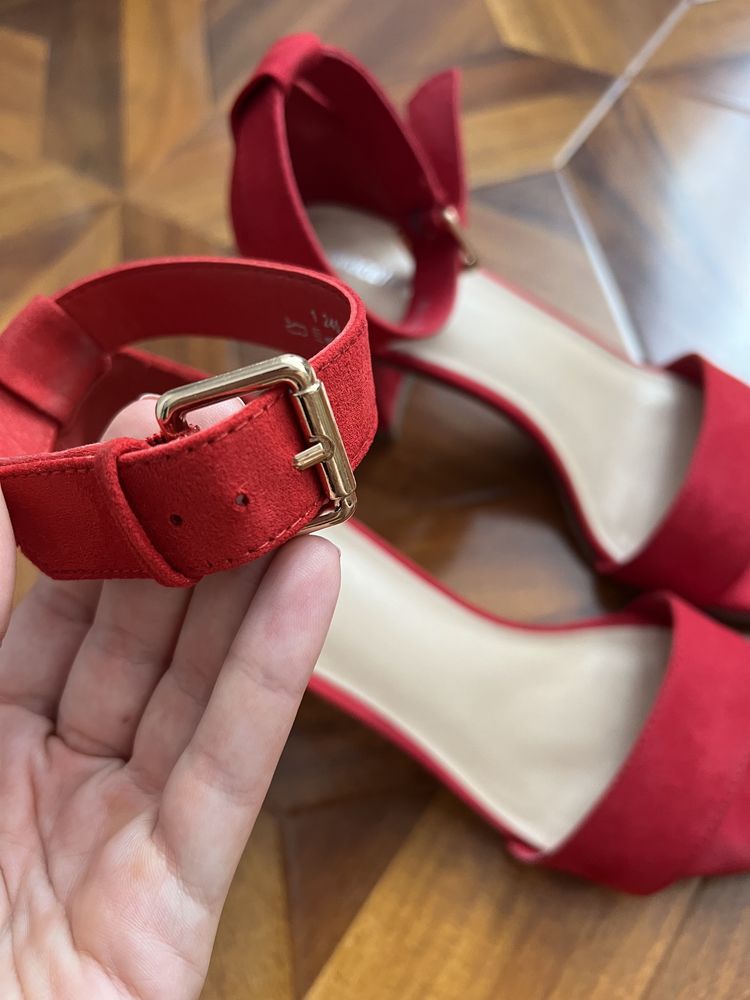 Sandale roșii Graceland