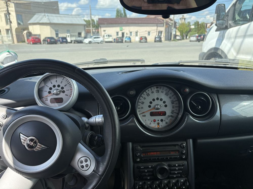 Mini coper. An 2006 1600 motor BMW benzina