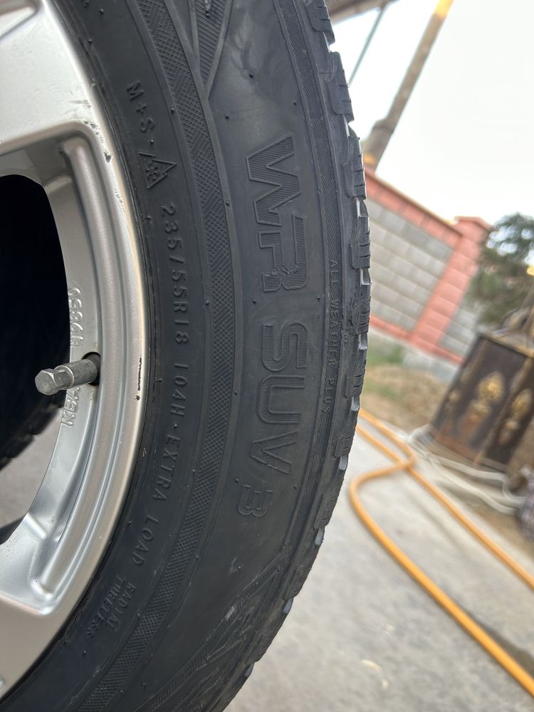 Продам шины с дисками Nokian WR SUV3 235/55 R18 104H в комплекте