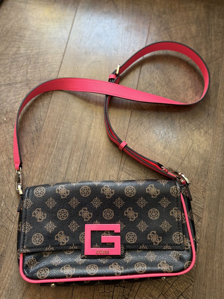 Дамска Чанта Guess