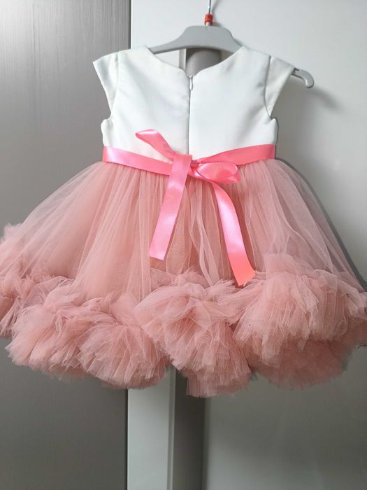 Set rochita 3-6 luni cu bolerou,pantofiori. Predare doar in Oradea.