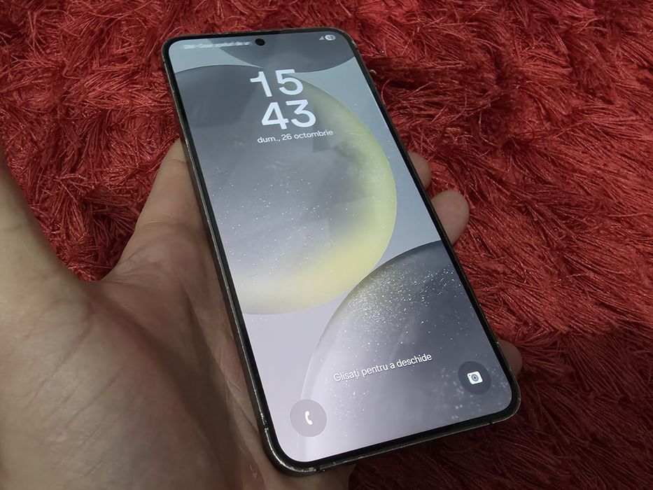 -Samsung S24, Negru, 128Gb, 8Ram, doar telefonul, semne destul de mari