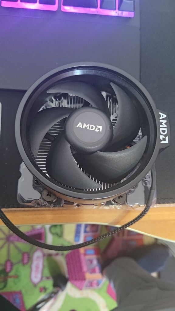 Amd Ryzen 5 1600x+Amd cooler