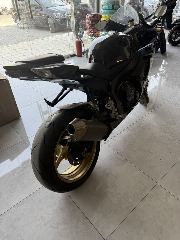 Moto suzuki 750 qoqon