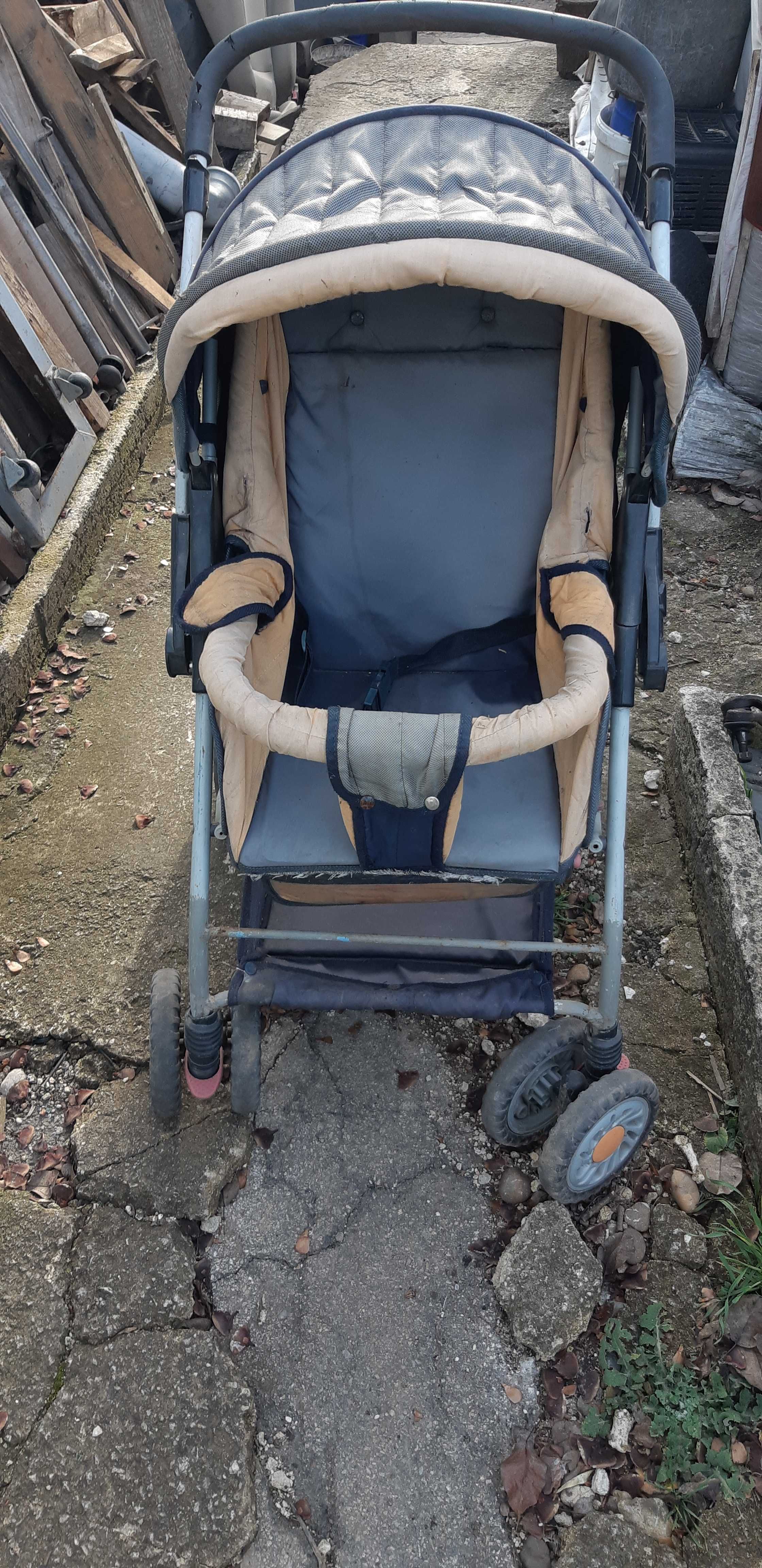 Детска количка със сенник и багажник