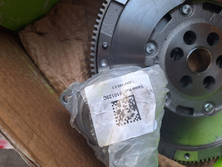 Kit ambreaj cu volanta cu masa dubla vw passat golf etc