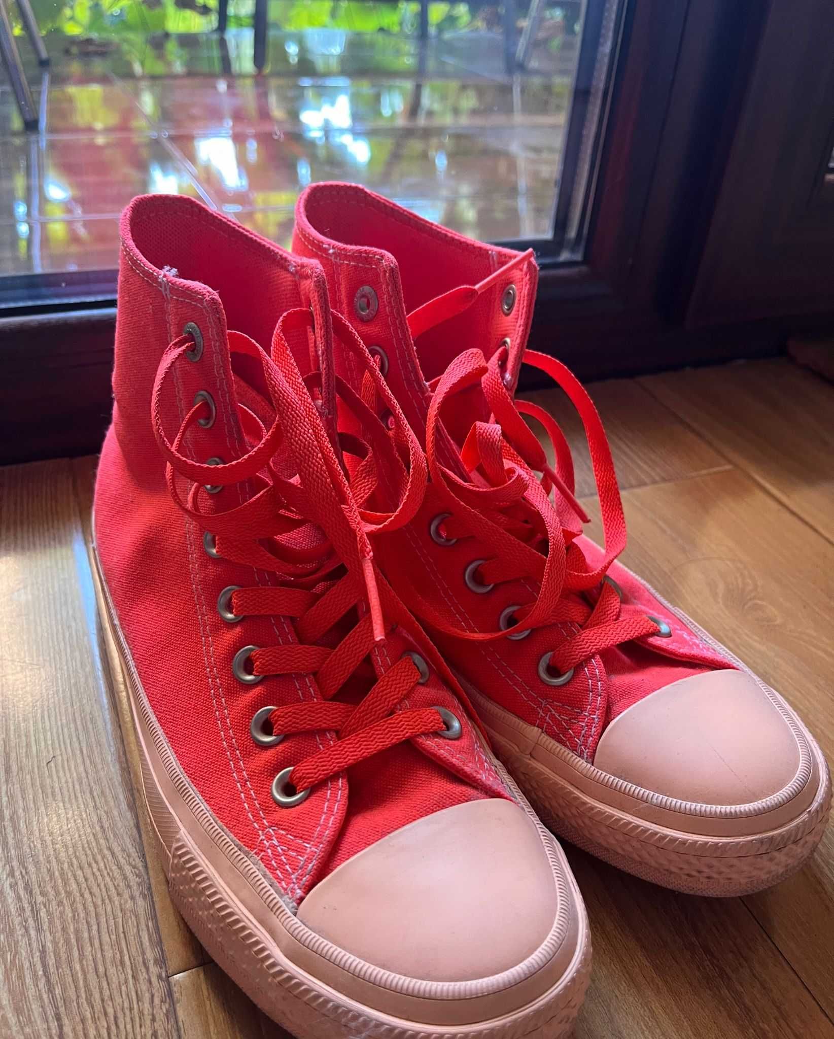 Converse High Orange